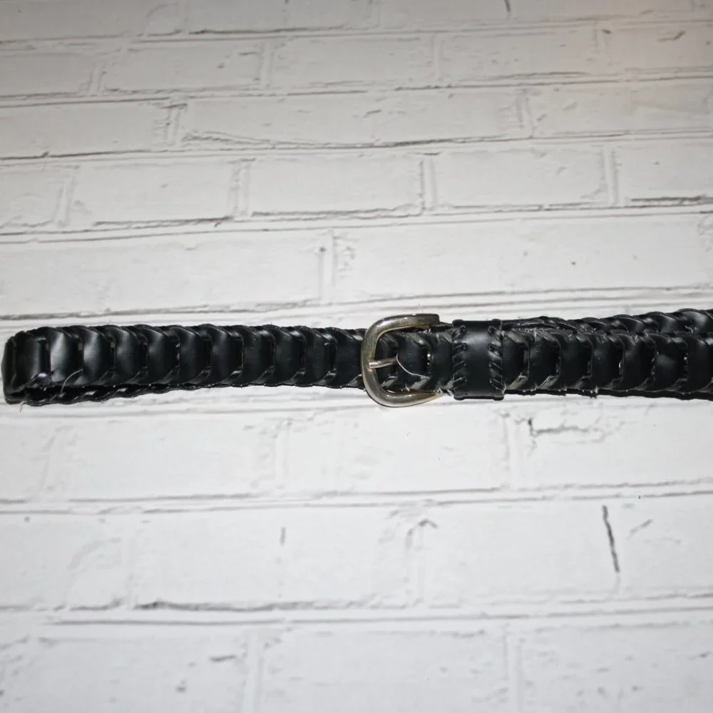 🖤🧷 Vintage Black Faux Leather Belt – Fits up to 35